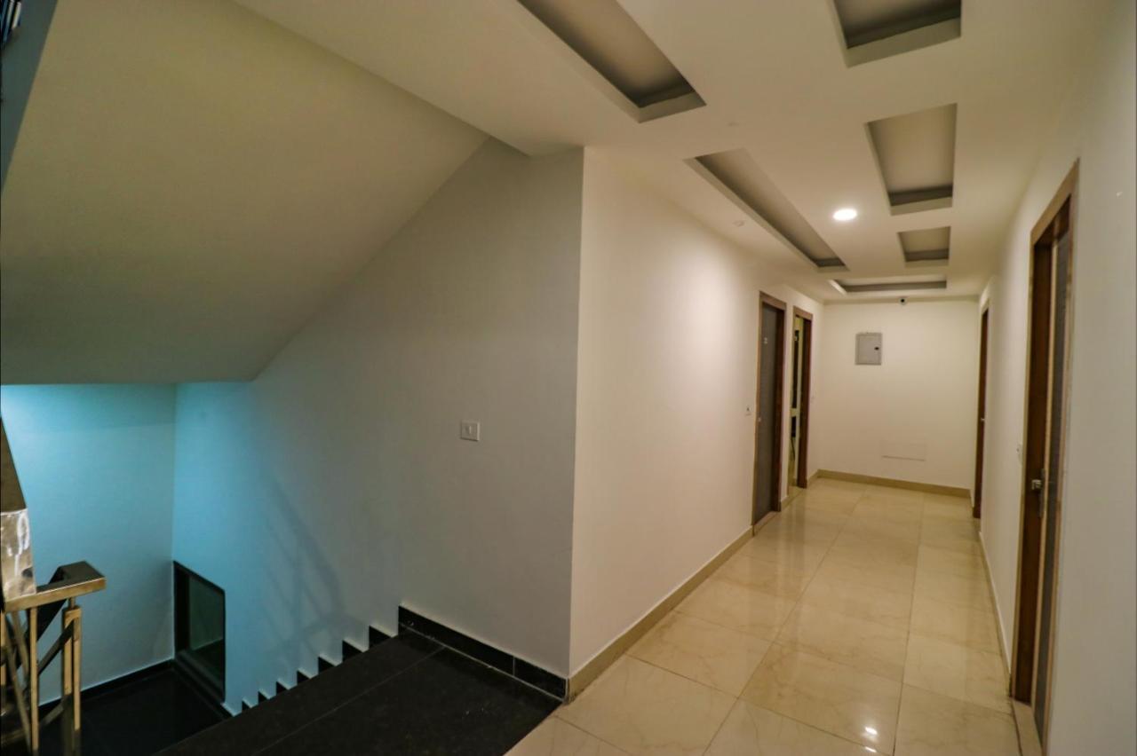 Hotel Fabexpress Dolphin International Near Delhi Airport Nueva Delhi Exterior foto