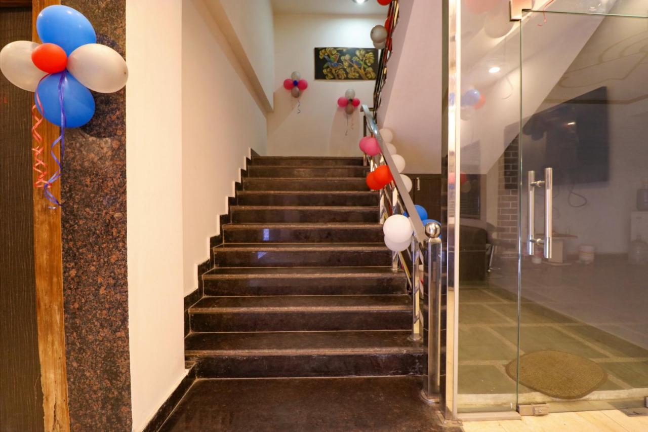 Hotel Fabexpress Dolphin International Near Delhi Airport Nueva Delhi Exterior foto