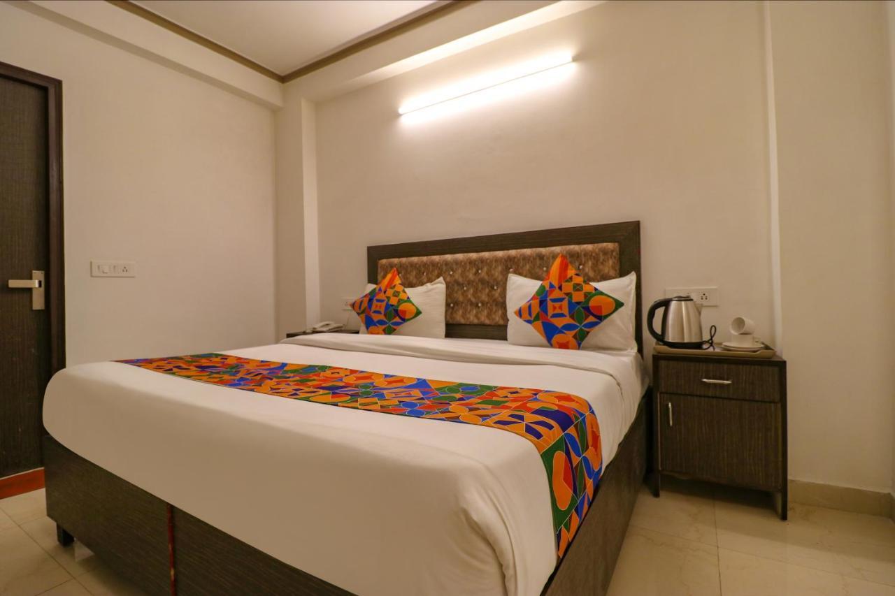 Hotel Fabexpress Dolphin International Near Delhi Airport Nueva Delhi Exterior foto