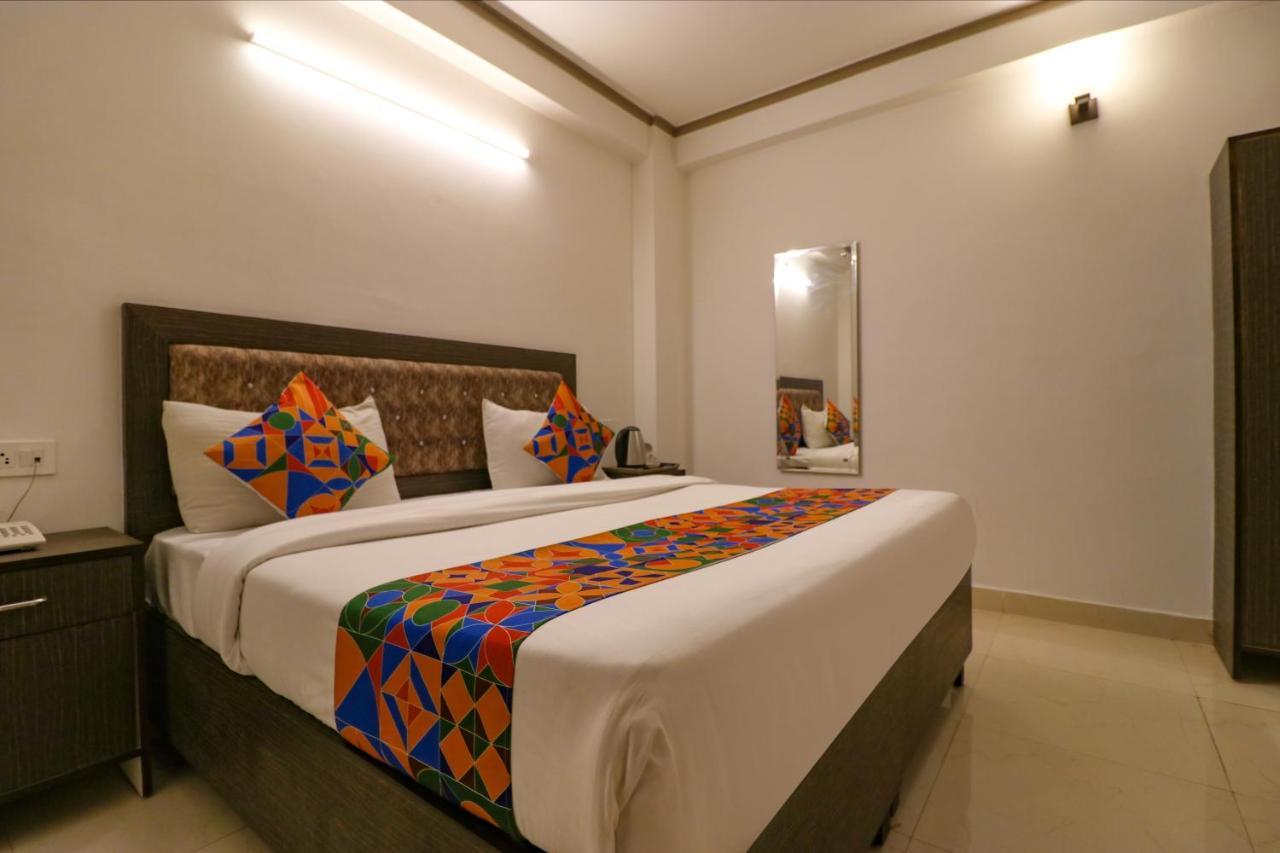 Hotel Fabexpress Dolphin International Near Delhi Airport Nueva Delhi Exterior foto